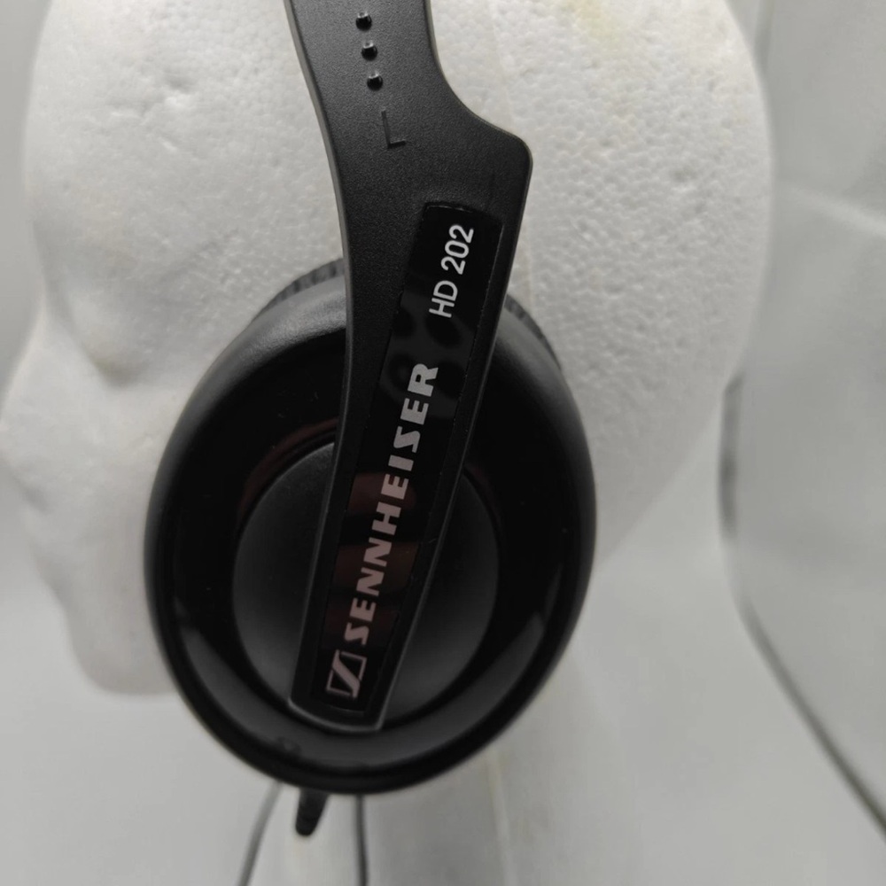 Sennheiser HD 202 Over-Ear Black Headphones